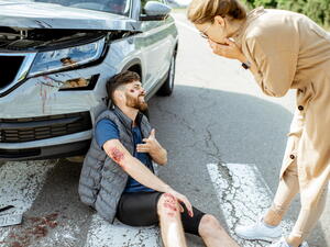 Nezaviněná dopravní nehoda a trvalé následky: O co můžete žádat?