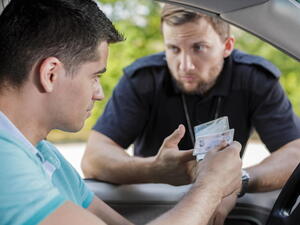 Řidičák už nemusí mít řidiči při sobě. Pokuta za chybějící doklad nehrozí