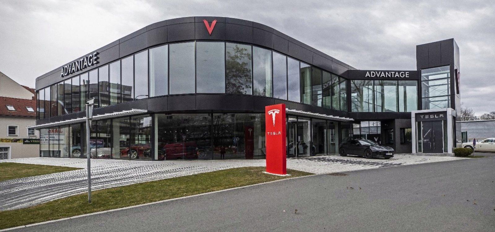 Automobilka Tesla otevřela prodejnu v Praze