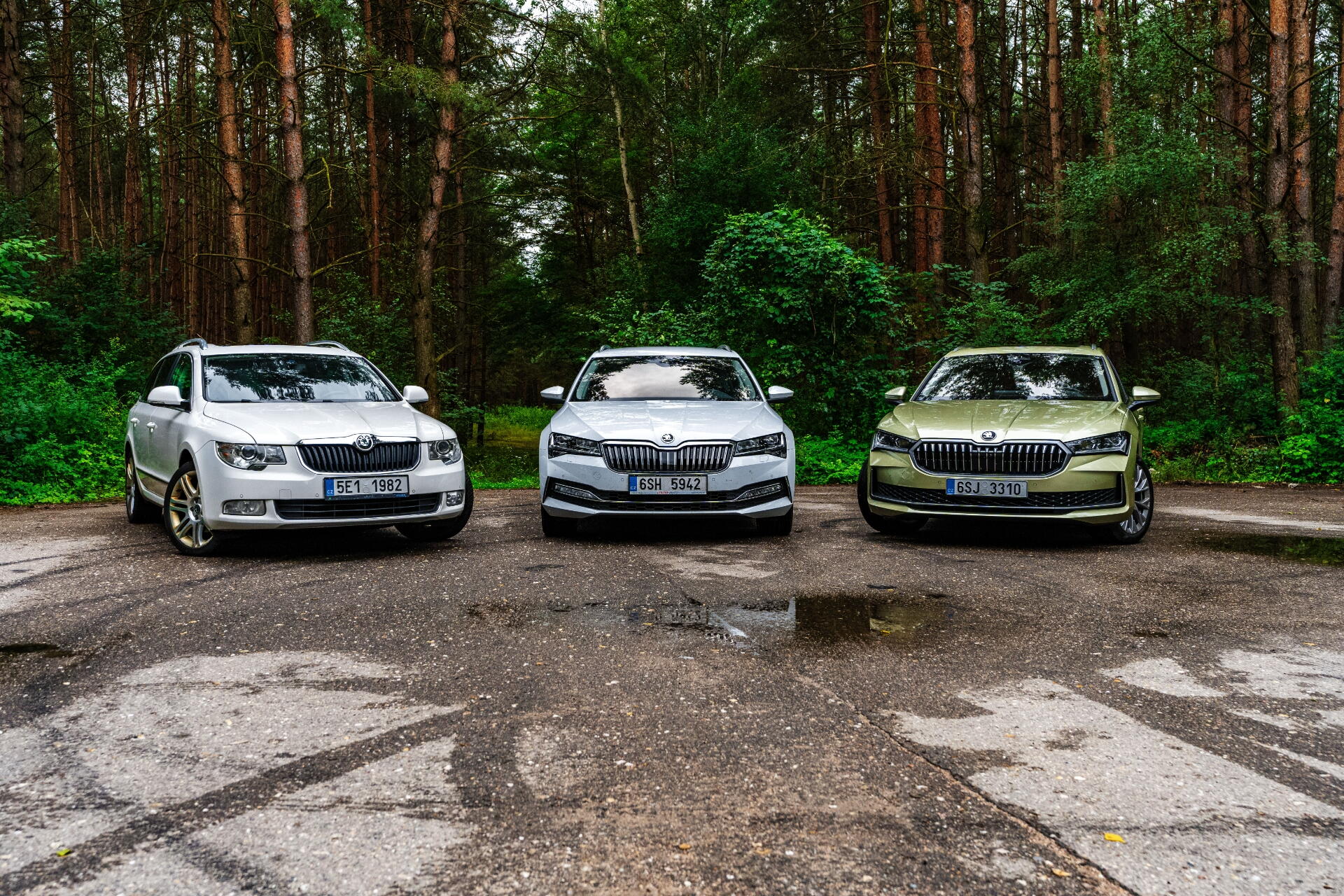 Škoda Superb Combi rozměry – místo pro nohy a šířka