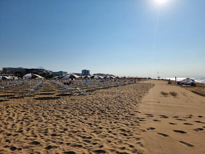 Spiaggia Bibione měří okolo dvou kilometrů