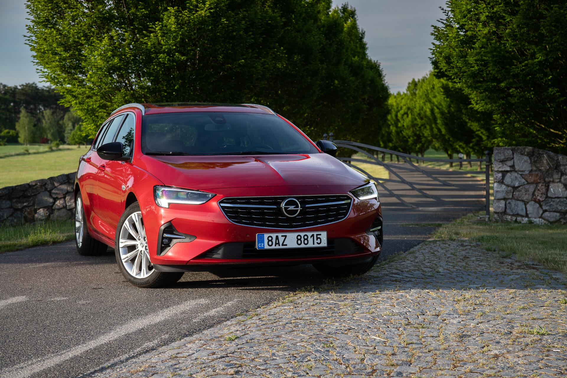 OJETINA  Opel Insignia B - Ruce pryč? 