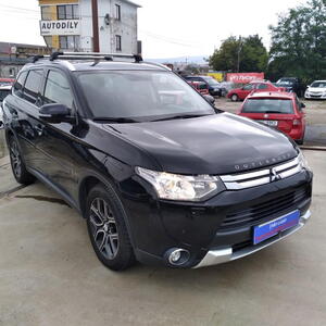 Mitsubishi Outlander SUV 2.2 DI-D IN STYLE AT 4x4 7 MÍST 1.MAJITEL 132kW automat