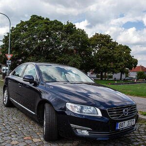 Volvo S80 limuzína nafta D4 133 kW automat