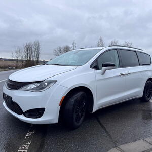 Chrysler Pacifica MPV 3,6 RU SUNROOF NAVI LIMITED S 2019 211kW automat