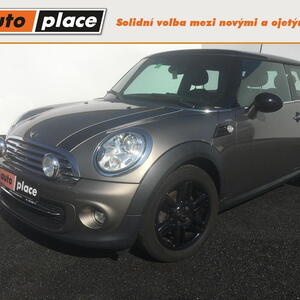 Mini Cooper hatchback R56 1.6i 90kW TOP STAV 119tis.km - DPH manuál