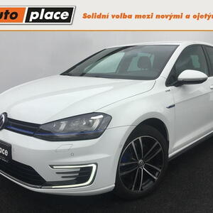 Volkswagen Golf hatchback VII GTE 1.4TSI plug-in hybrid 110kW Nové v CZ, DPH