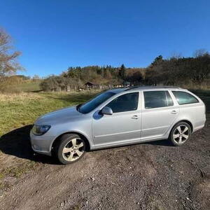 Škoda Octavia kombi 2 generace 1,6 Tdi 77kW automat