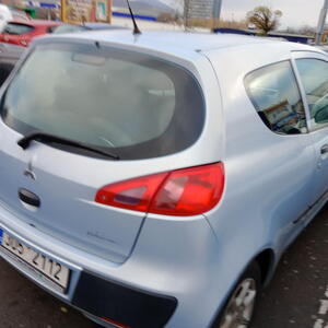 Mitsubishi Colt hatchback 1.1 benzín 55kW manuál